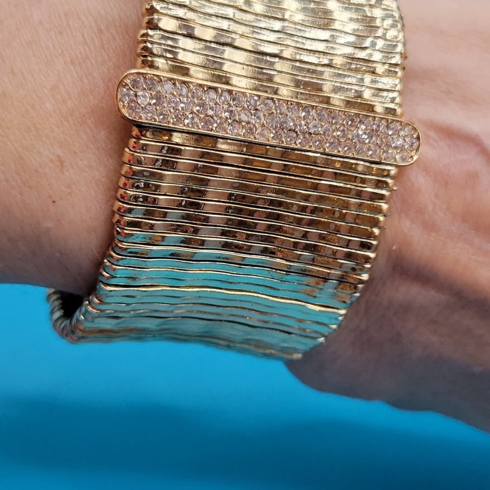 Vintage Estate Sale Find. Stretch Bracelet with CZ stones. Great Condition.